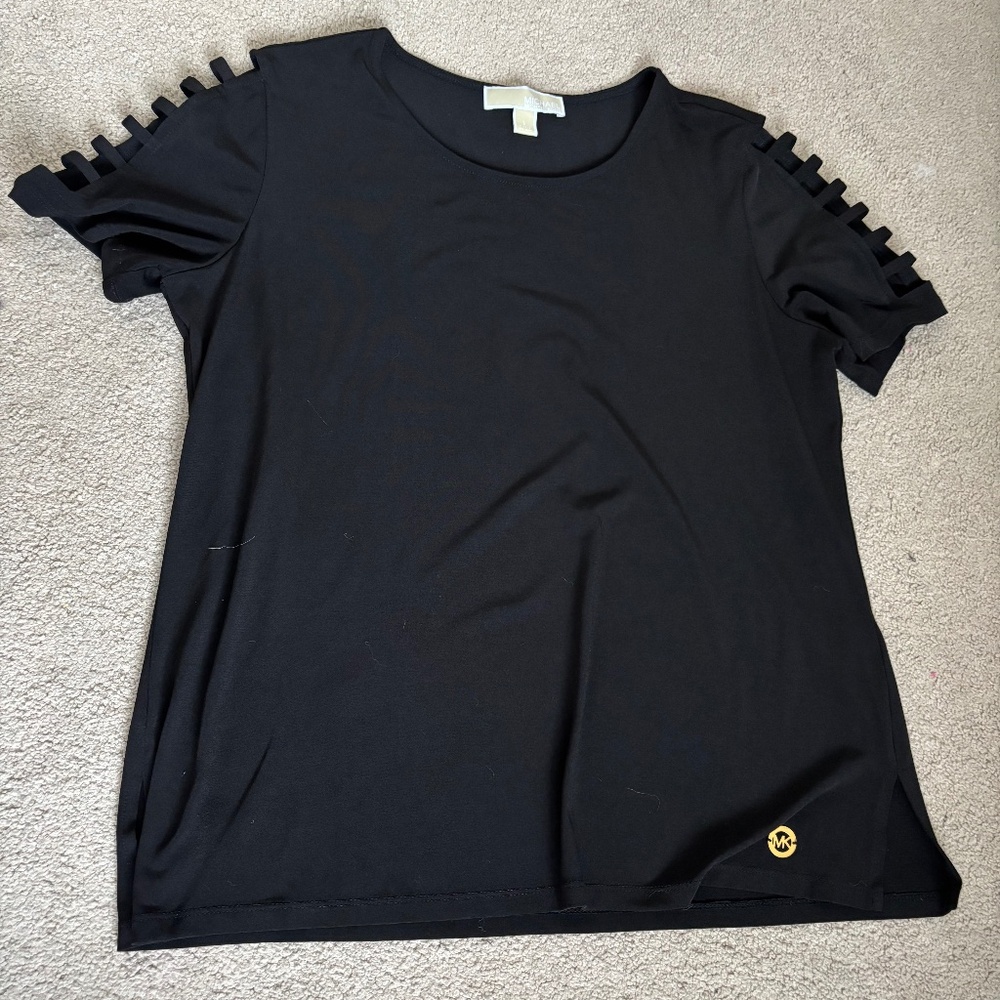 Michael Kors Women’s Blouse Open Shoulder, Short Sleeve, Color Black Size L ￼